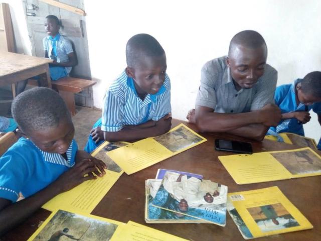 reading in library sm